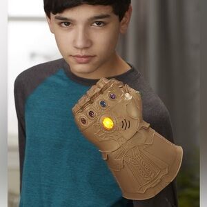 Avengers Infinity Gauntlet Action Figure